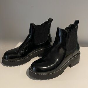 LOB footwear Black patent booties size 8 (25 cm)